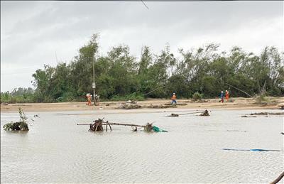 Hơn 1 triệu khách hàng đã được cấp điện trở lại sau ngập lụt tại miền Trung – Tây Nguyên