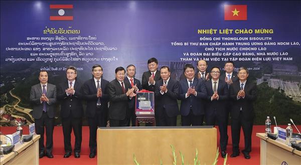 TỔNG BÍ THƯ, CHỦ TỊCH NƯỚC LÀO THĂM, LÀM VIỆC TẠI EVN