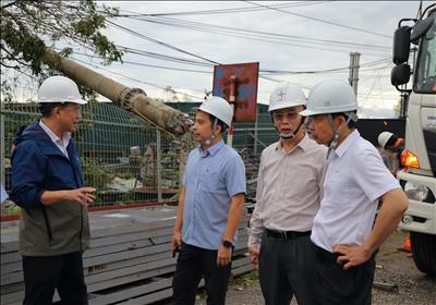 Phó Tổng giám đốc EVN Ngô Sơn Hải chỉ đạo công tác khắc phục sự cố điện do bão BUALOI