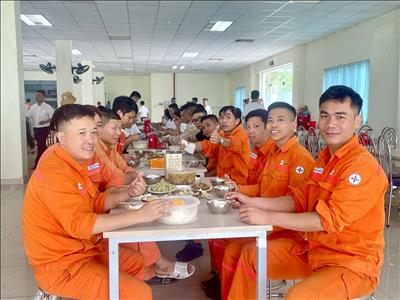 “Bữa cơm Công đoàn” – Nét đẹp văn hóa trong Công ty Nhiệt điện Thái Bình