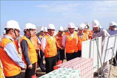 Chùm ảnh: Lãnh đạo Ủy ban Quản lý vốn Nhà nước tại Doanh nghiệp và EVN kiểm tra công trường thi công Nhà máy Nhiệt điện Quảng Trạch 1