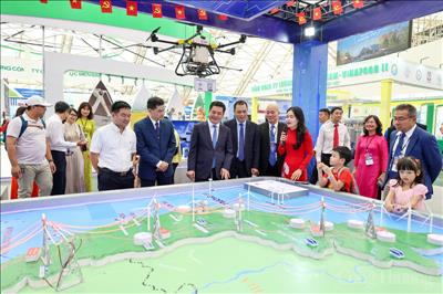 EVN được trao giải thưởng “không gian trưng bày tiêu biểu”tại Triển lãm thành tựu đất nước