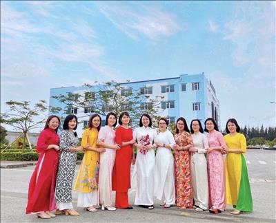 Nữ Lao động Công ty Nhiệt điện Thái Bình hưởng ứng tuần lễ áo dài năm 2023 